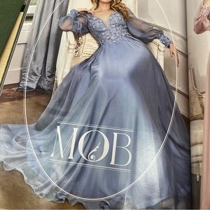 Brand new! Elegant flowing dress